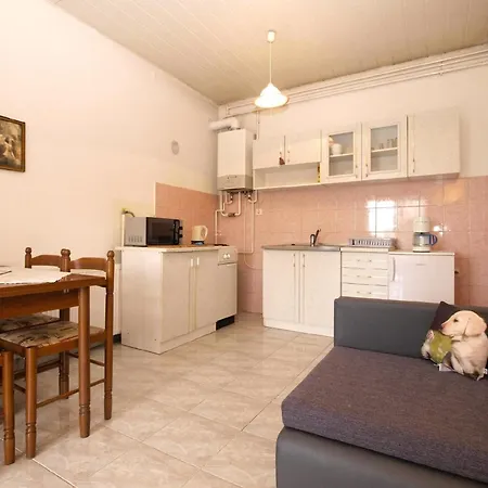 Fuer 4 Personen Ca 65 Qm In Pula, Istrien Istrische Riviera Apartment *